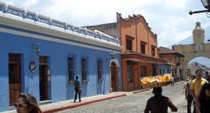 Plaza del Arco facade